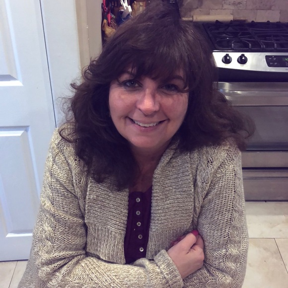 Meet the Posher Other - Meet your Posher, Beth